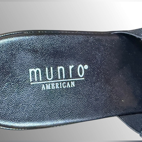 Munro American Walking Wedge Size 10 in Black - Picture 16 of 16